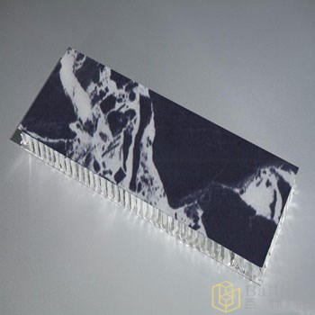鋁蜂窩板表面